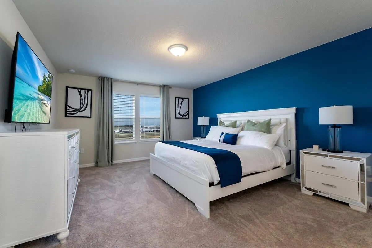 Spacious New 5 Bedroom With Private Pool Near Disney Davenport Holiday home