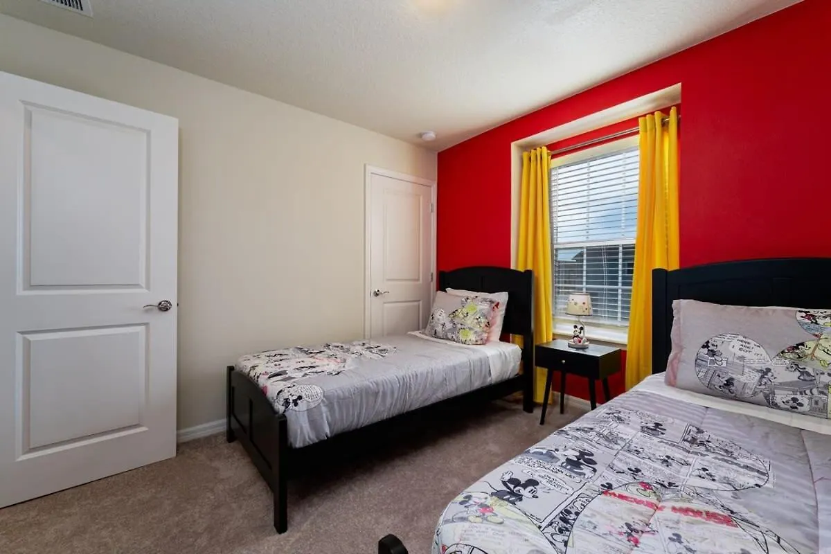 Holiday home Spacious New 5 Bedroom With Private Pool Near Disney Davenport