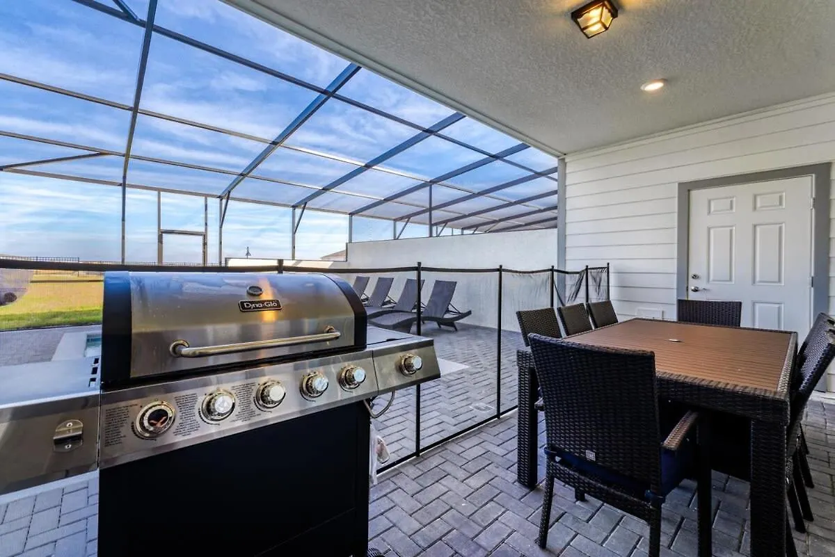 Holiday home Spacious New 5 Bedroom With Private Pool Near Disney Davenport